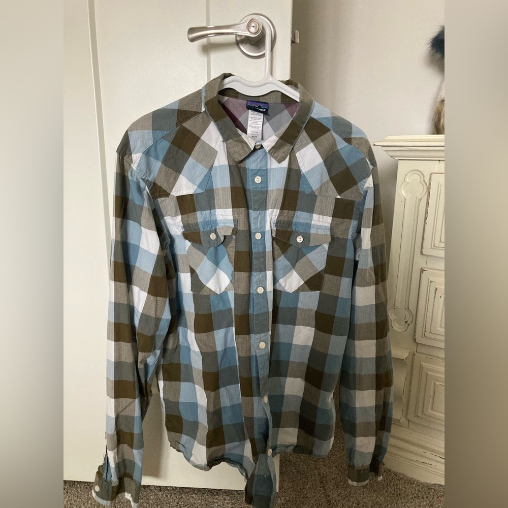 Patagonia Long sleeve button down shirt